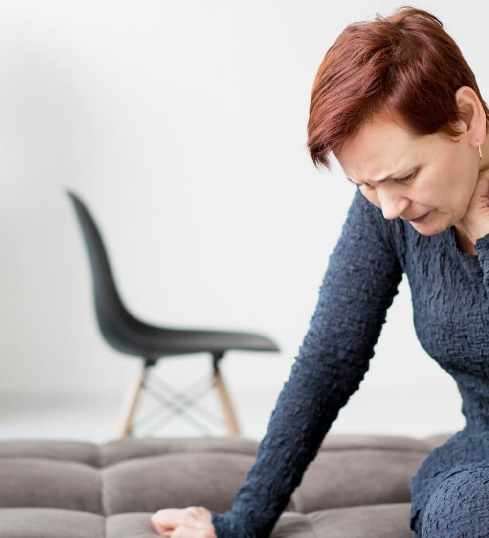 front-view-woman-with-anxiety
